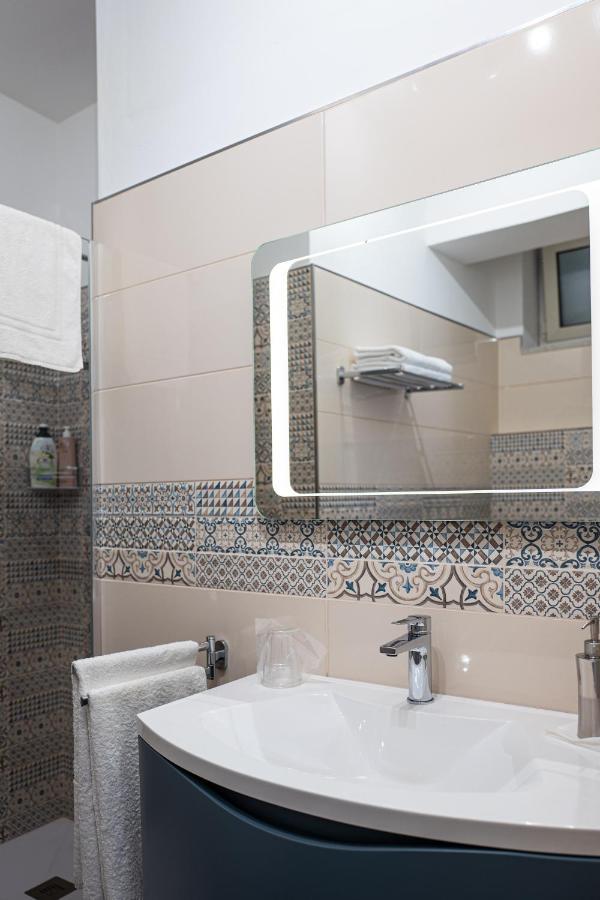 A Due Passi - Guest House ซานโต สเตฟาโน ดี กามาสตรา ภายนอก รูปภาพ